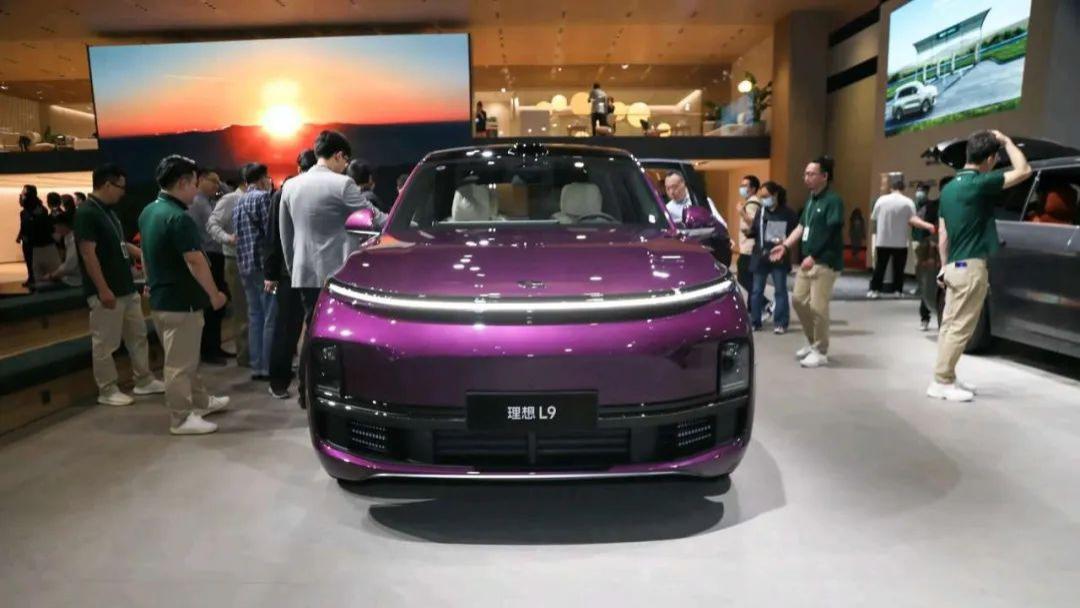 40万买辆“奶爸车”，是面子还是里子？理想L9卖爆背后，藏着中国家庭的“面子经济学”