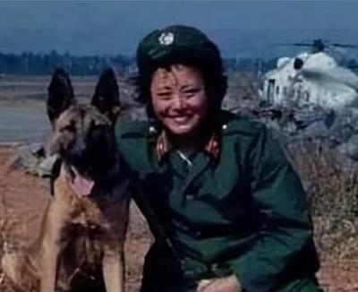 1978年，内蒙古一野狼来到军营求助，女军医冒险跟随，结果发现是母狼难产，在帮助