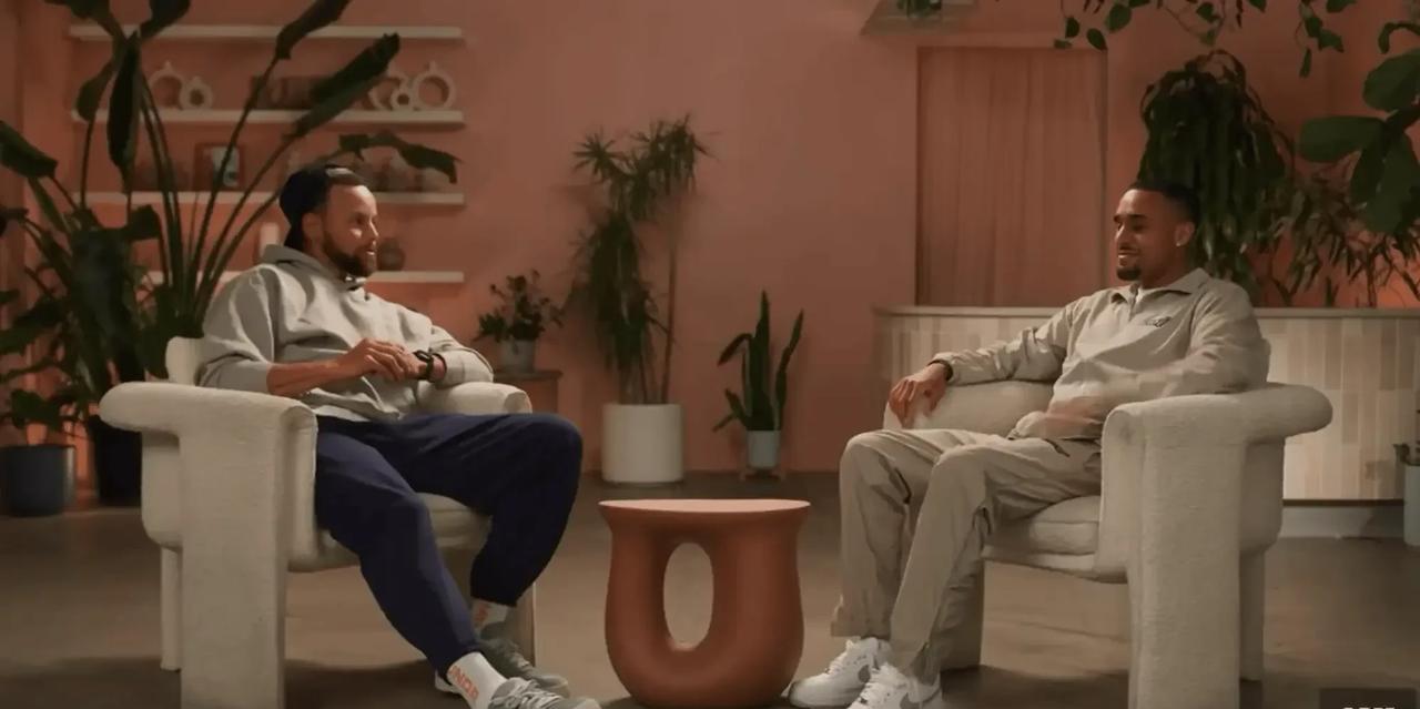 库里亲承，距离退役还早！
这个消息挺好的，最起码最近几年还可以在球场上看到库里的