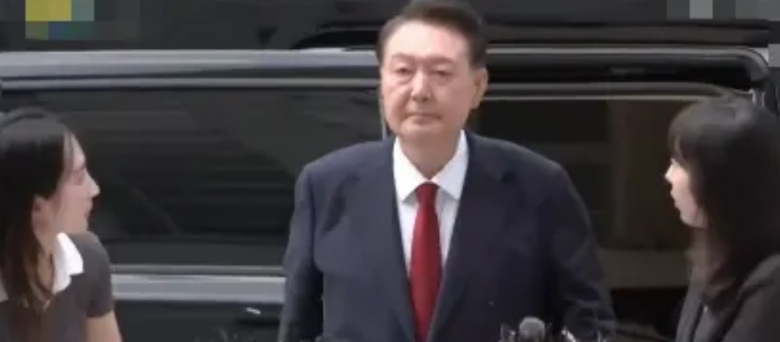 韩国这对“贤伉俪”若同时被捕，有望打破以前总统的所有记录！
韩国前总统尹锡悦及其