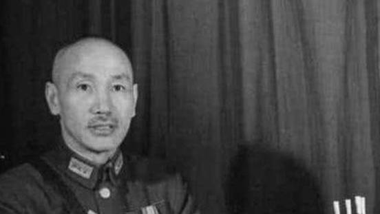 58年李范五任黑龙江省长，后被批判，罪名之一：公然模仿领袖发型