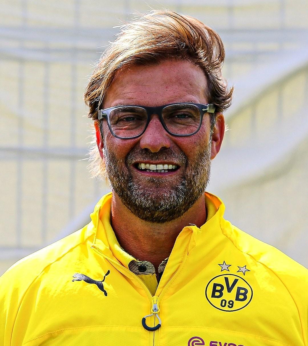 如果多特蒙德不选择靠卖人赚差价生存，而是把人都留住，是否早就拿好几个欧冠了[泣不