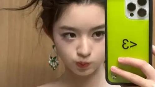 18岁女星戴"百万耳环"翻车？其父辟谣：是高仿，我不是贪官