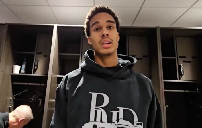 明日NBA杯小组赛，雷霆将主场迎战太阳。
太阳球员奥索-伊戈达罗接受了记者采访，