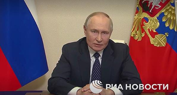 中方反制生效后第8天，川普突然在俄乌会谈后，对华喊出一句话，专访记者不可置信！