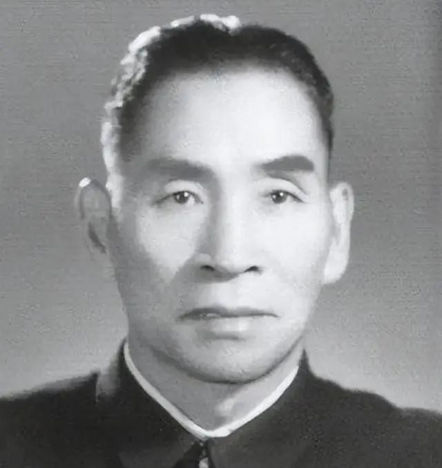 1965年，刘青山被处死13年后，他的大儿子报考清华大学，因家庭背景遭拒。于是，
