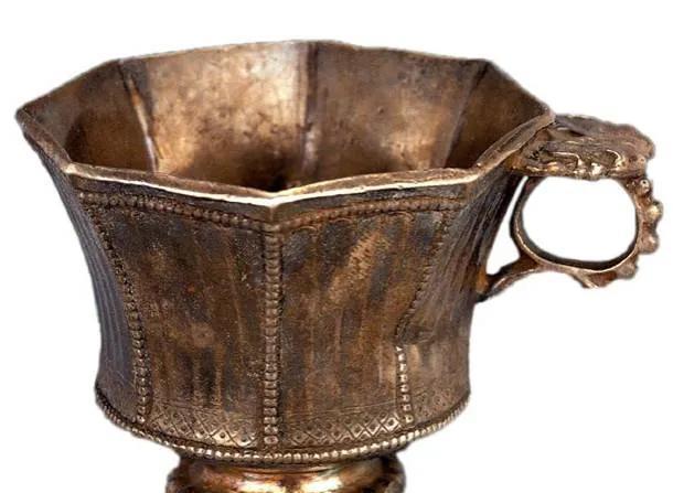 柔然，亦称蠕蠕、芮芮、茹茹、蝚蠕等等，是公元4世纪末至6世纪中叶活动于我国大漠南
