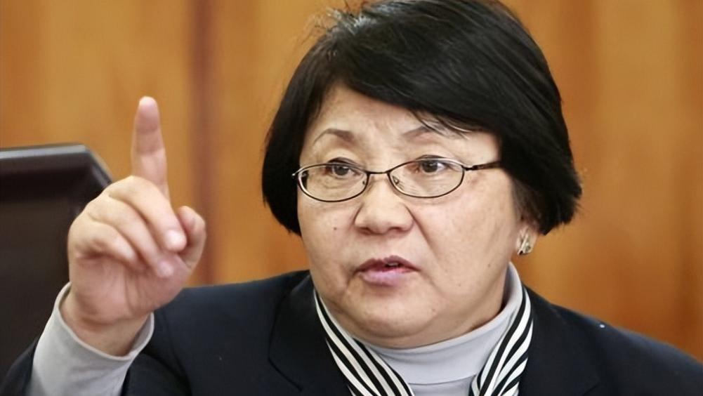 中亚铁娘子：赶跑两任总统后自己当总统，最大愿望就是与中国合作