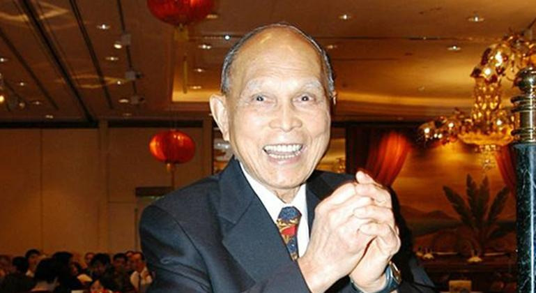 霍家规矩大于天











这霍家，豪门里的清流啊！想想赌王家，那争家
