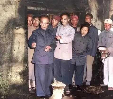 1958年，吴晗想挖长陵，周总理说：“不能为发掘而发掘”。



1958年，对