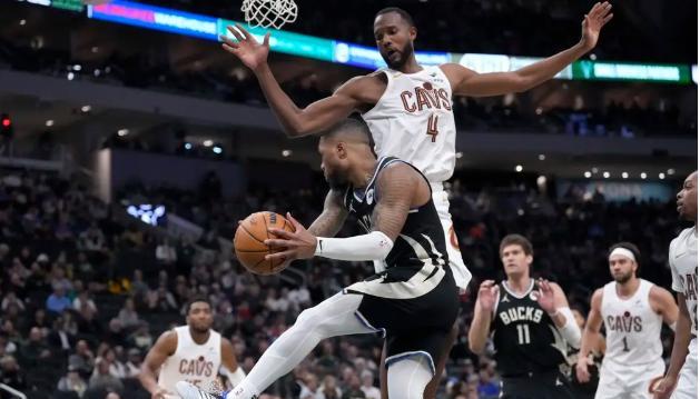 骑士14连胜横扫雄鹿，字母哥里程碑之夜仍难掩失利 
今日NBA常规赛，骑士客场1