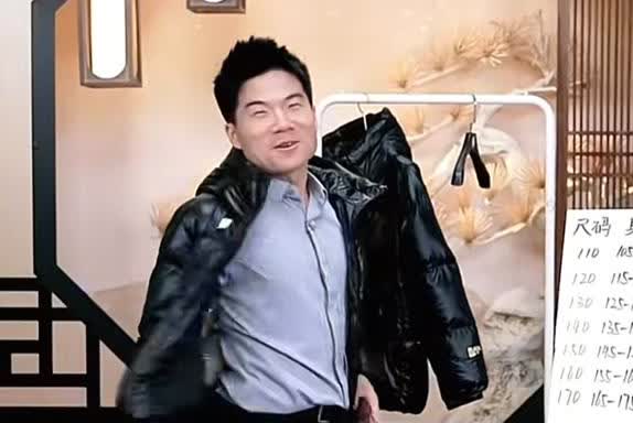 传下去！马骞女朋友谈了一年了！
今晚宇辉化身福尔摩斯给炸出来了，
宇辉在讲解