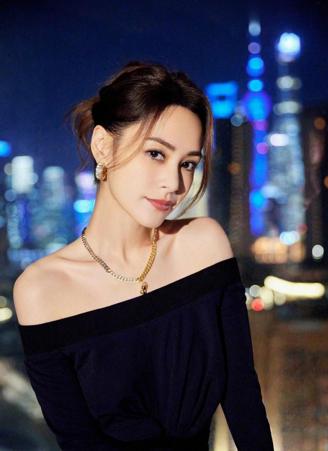 原来阿娇只是长了张御姐脸，其实线下很娇小 #阿娇# #阿娇钟欣桐# #阿娇生图#