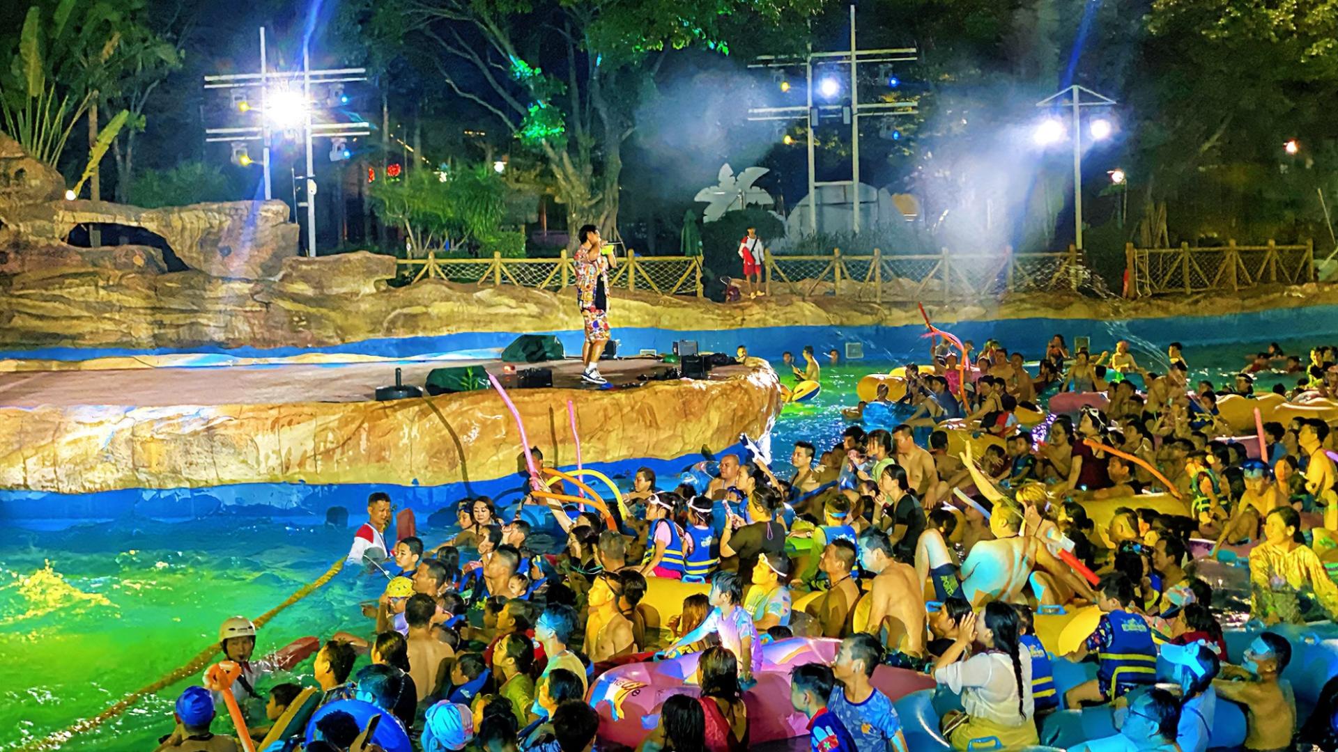 鹭湖水世界特色项目，解锁夏日惬意时光！