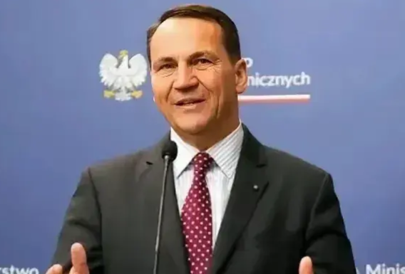 波兰终于开始变的理智了！

波兰外交部长西科斯基表示，美国已经对俄乌冲突失去了最