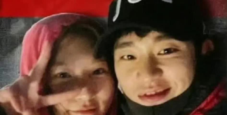 金赛纶妈妈选择暂时不公开金秀贤裸体洗碗的照片，不是蠢，也不是收了钱，而是以退为进