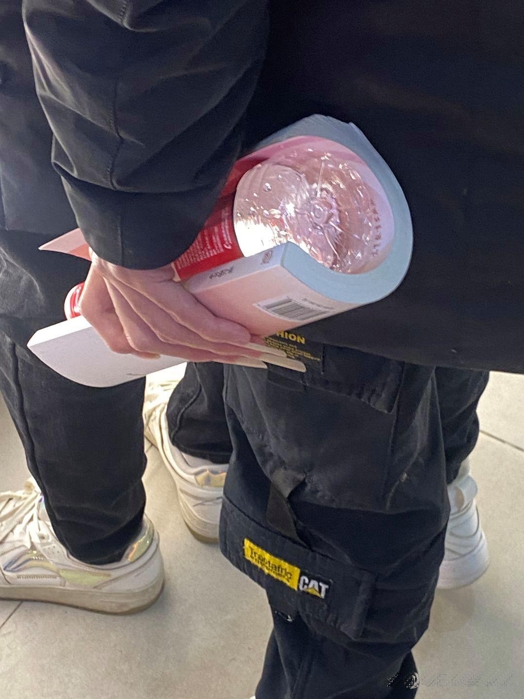 我就是问一下男生留这么长的指甲，不会不方便吗