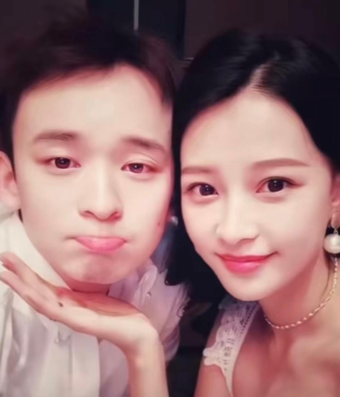 董子健也挺无语的吧，
本以为两人和平离婚各自安好了，
没想到孙怡一上综艺，就把两