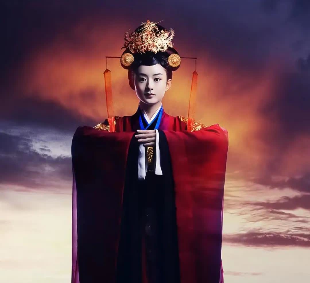 10多年了为什么你才放出来？真没见过拍海报的花絮啊😍
赵丽颖的陆贞给当时小小