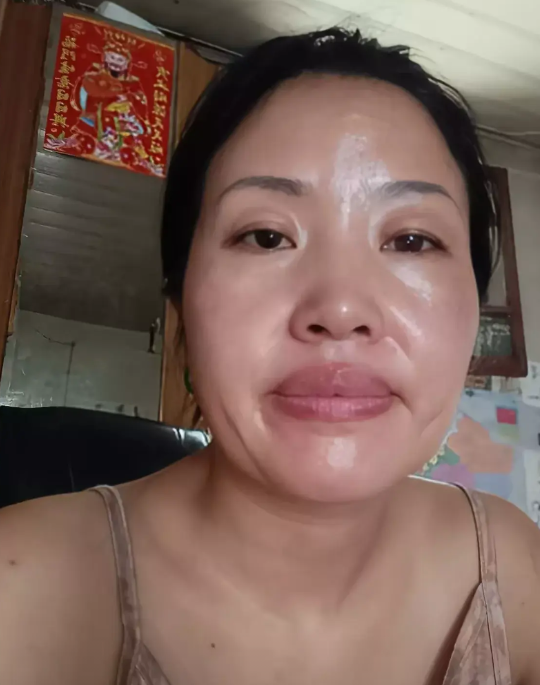 陕西，有一名女子在网上诉苦，她今年40岁，还没有找到男朋友，但脸上垮塌憔悴，显得