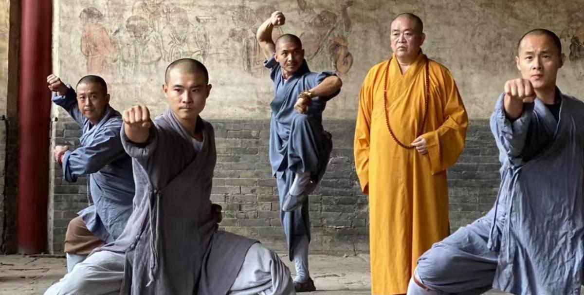 国际舆论场也关注少林寺方丈释永信“被带走调查”的传闻。关注点有二：一是释永信如果