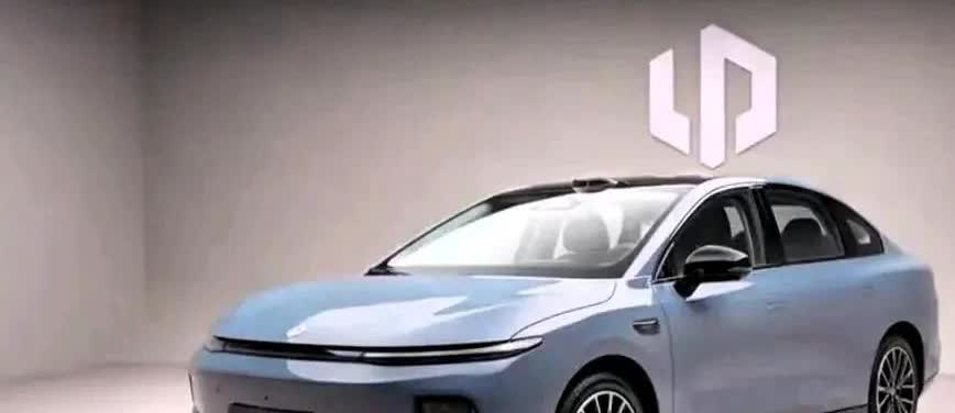 听我一句劝，不论买不买车，你会感激我。
油车20万:使用10年，油费10万，卖