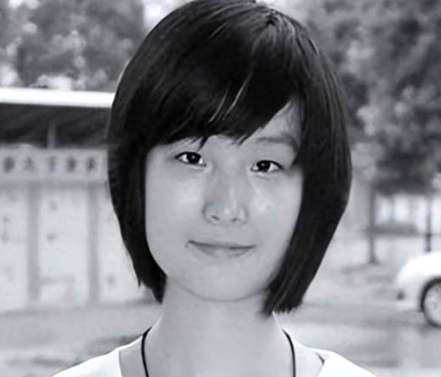 “你们不配做我的父母！”1999年，湖北文科女状元戴柳考了687分，本该上北大，