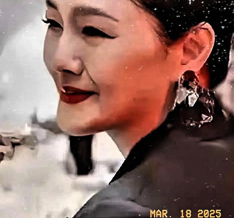 大S再婚三年了，身边人都说她过得很滋润。 蔡康永前阵子还在节目里夸她嫁对人，可瞅