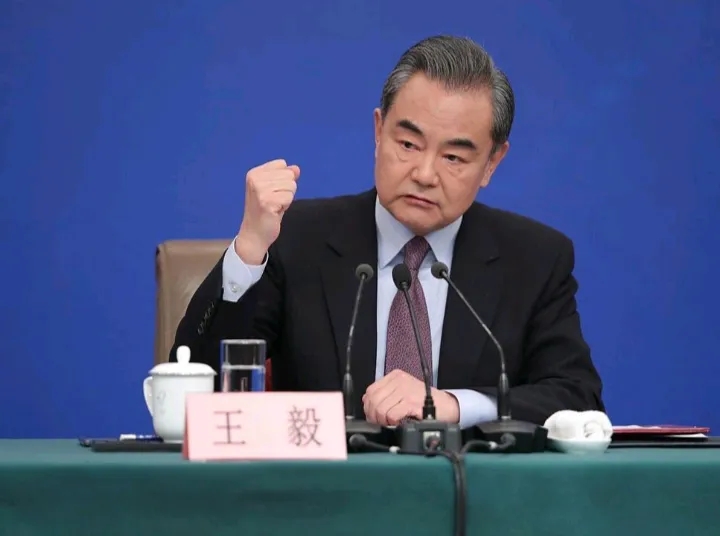 王毅外长近日召见了欧盟27国驻中国大使，并开门见山地表明立场：“中国尚未完全统一