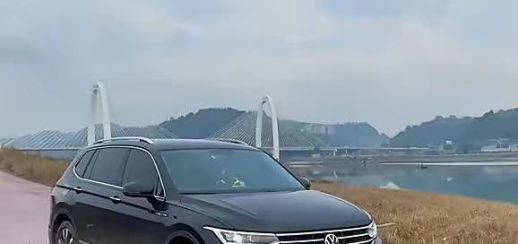 大众途观L确实是辆好车！
底盘扎实又硬朗，高速开到了140还是很稳，一点都不飘
