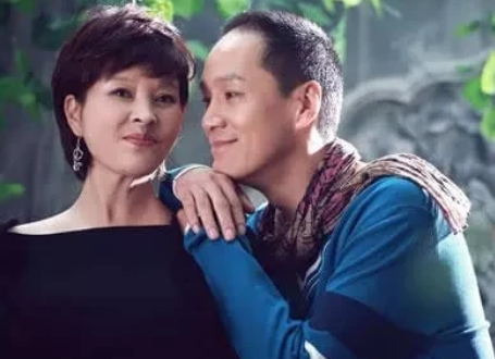2012年，徐峥在拍《泰囧》时，资金不够，请了好友王宝强和黄渤帮忙，王宝强要20