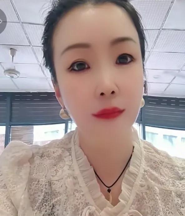 许敏来京北开会，金果子却带着人给这边打电话！



令人意外的是，在许敏赴京参加