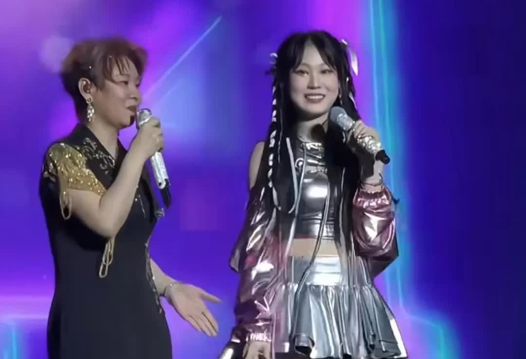 小沈阳估计后悔了！

他千不该万不该，不该邀请他女儿当神秘嘉宾，他估计自己也