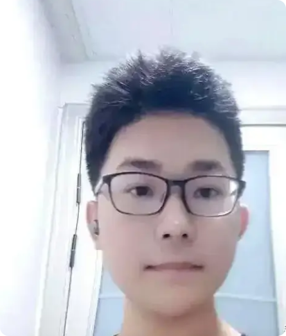 山东聊城大学一22岁大四学生因带违规手机考试，被老师赶出考场，失踪，五天后在黄河