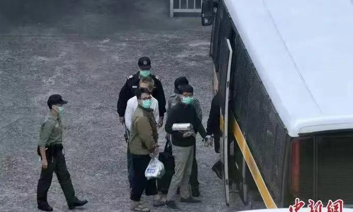 黄之锋极有可能面临终身监禁。
黄之锋在2021年5月被收押，至今已有四年，如果这