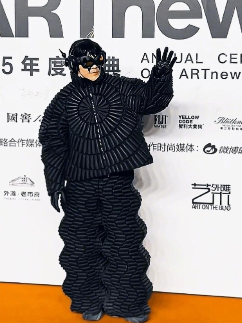 谁来管管向佐，一次比一次让人震惊！