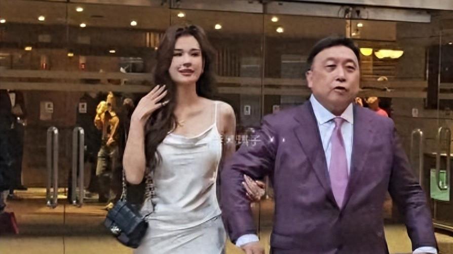 王晶首谈“艳照门”事件，更多细节被揭秘，陈冠希或跟人炫耀过
