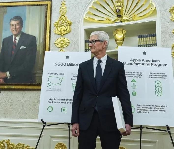 赤裸裸的贿赂解决问题，这就是美国上层的真实。
自从特朗普对苹果公司施加压力以来，