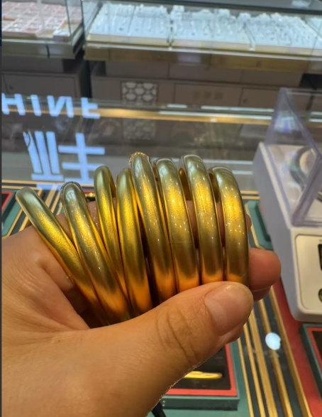 黄金把我整崩溃了！

十年前在建行icon以280一克的价格买了200克金条，上