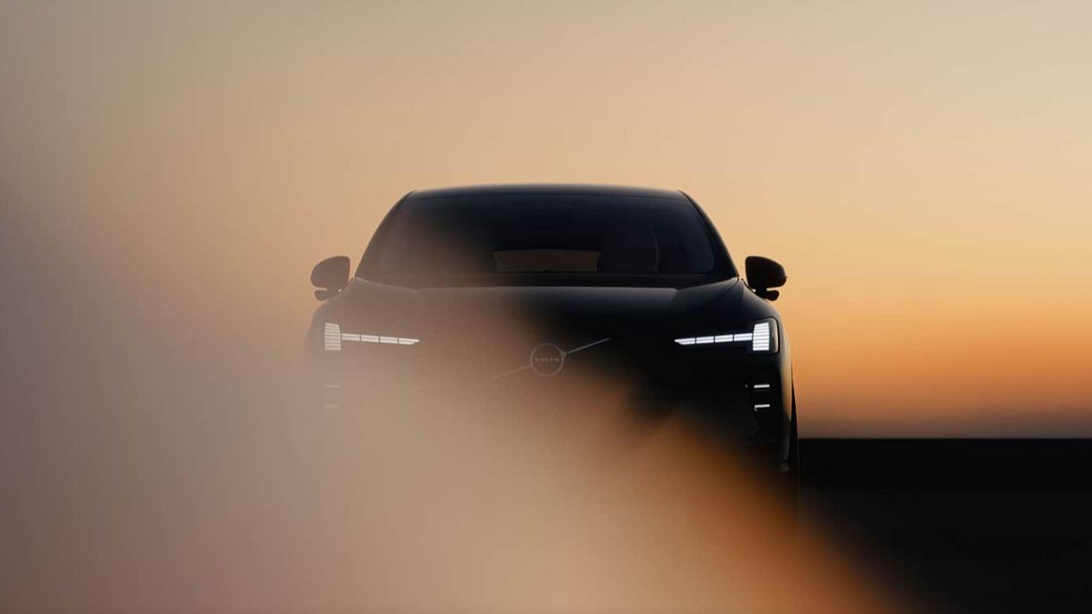 沃尔沃“饭碗”保卫战！EX60首曝，SPA3架构+谷歌AI，能打吗？