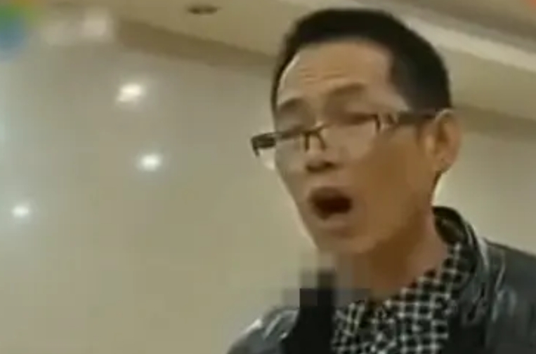 男子哄骗妻子卖掉房子，拿着卖房款在外潇洒17年，如今身患重病，穷困潦倒，花24块