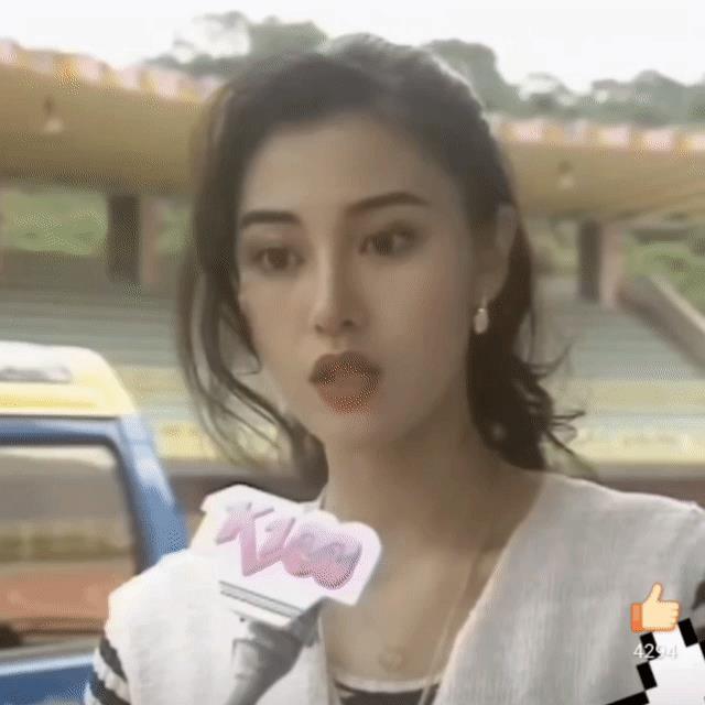 当年港媒形容李嘉欣她是“恃靓行凶”，确实要这种级别的美貌才行 ?。
不愧是震惊，
