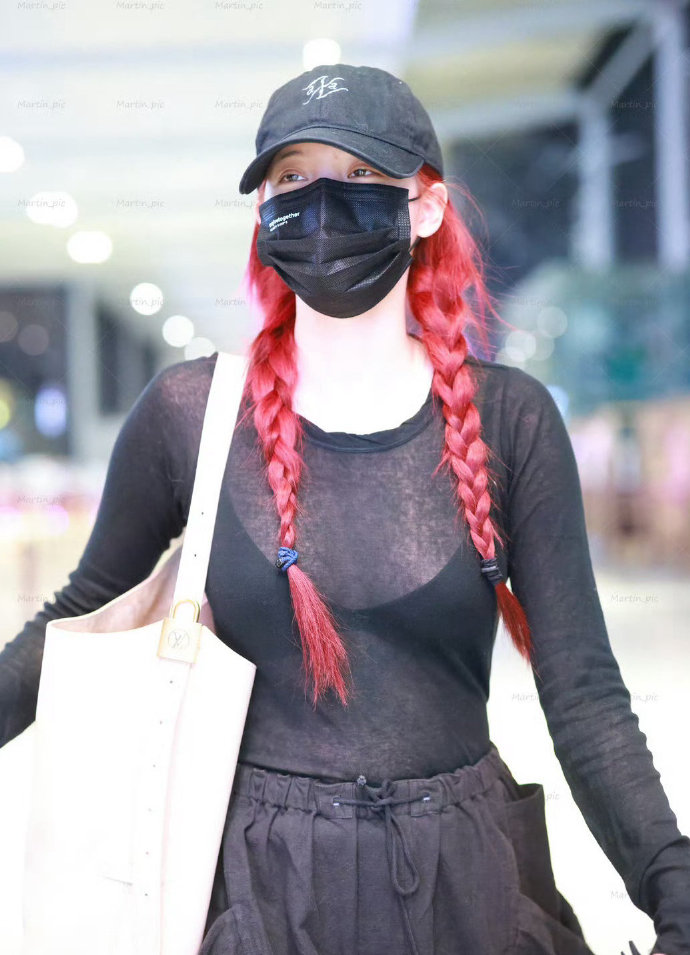 欧阳娜娜是三姐妹中最漂亮的一个吧！ ​​​