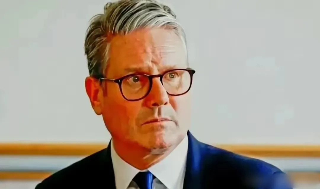 英国砸锅卖铁也要援乌











英国首相真是拼了，为了支持乌克兰，竟
