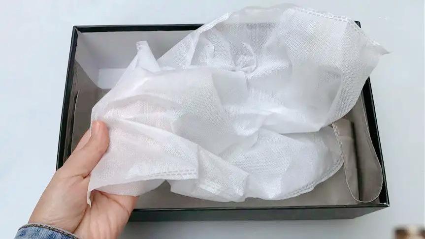 才知道，鞋盒里自带的白布袋，原来这么重要，以前都白白浪费了