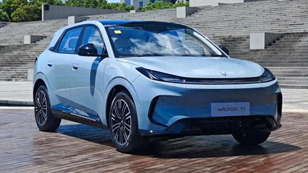 预售2小时订单超1.1万辆，极狐T1为啥这么受欢迎？