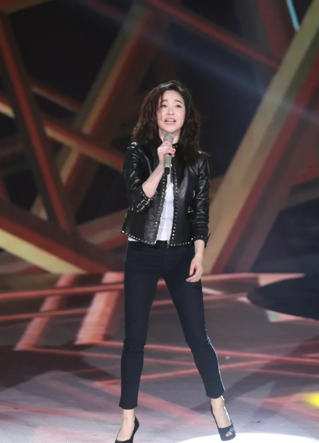 左小青身高167出演天道











天哪！左小青演的芮小丹，这角色简
