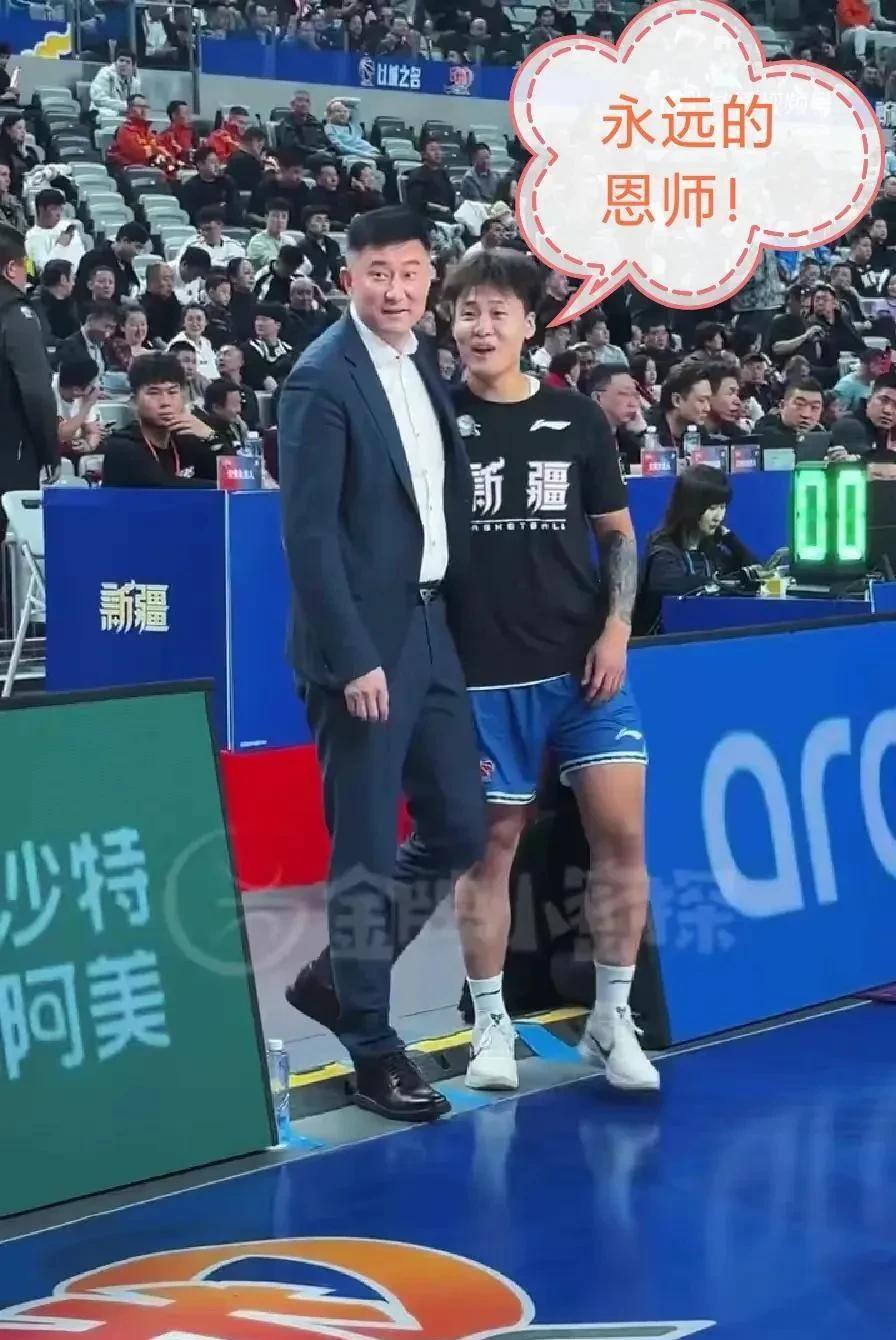 赵睿和郭艾伦还需要加把劲？
周琦比郭艾伦还小三岁和赵睿同年，三人均是现役男篮三大