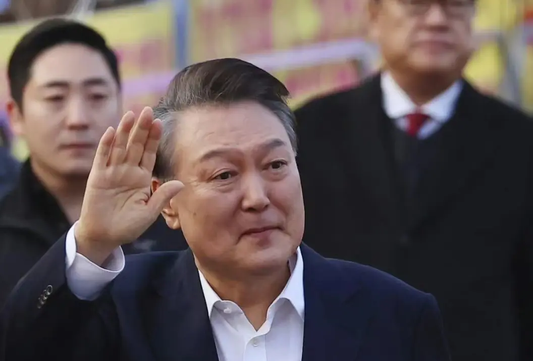 韩国大选临近，尹锡悦呼吁支持国民力量党，票投金文洙