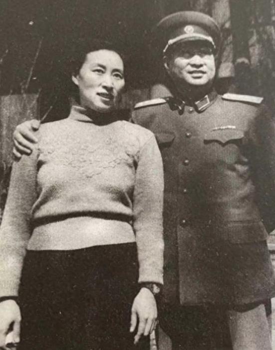 2011年，陈赓大将骨灰安葬现场，为何时隔50年，又被迁出八宝山？